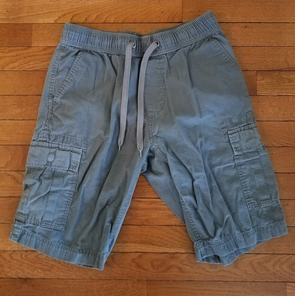 Gray shorts